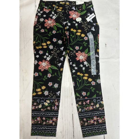 Old Navy Pants - OLD NAVY Women’s Pixie Black Floral Mid Rise Skinny Pants Size 6